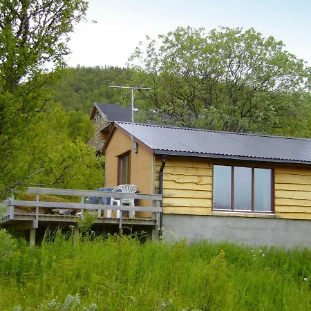 5 Person Holiday Home In Straumsbukta Bakke Exterior photo