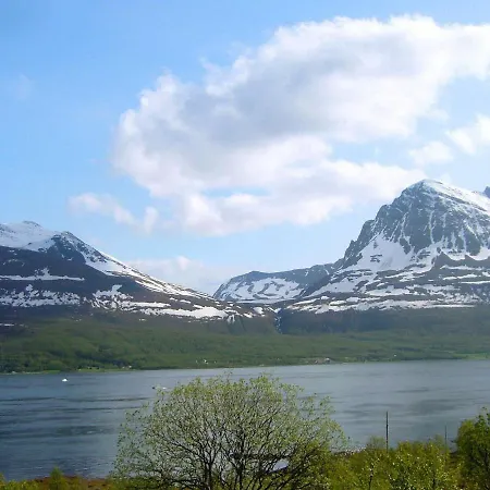 5 Person Holiday Home In Straumsbukta Bakke Exterior photo