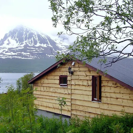 5 Person Holiday Home In Straumsbukta Bakke Exterior photo