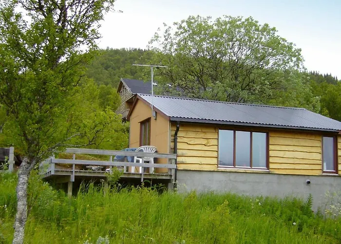 5 Person Holiday Home In Straumsbukta